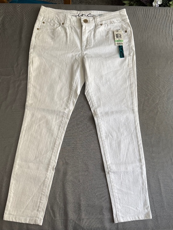 Denim - New INC White Skinny Jeans 8 Petite